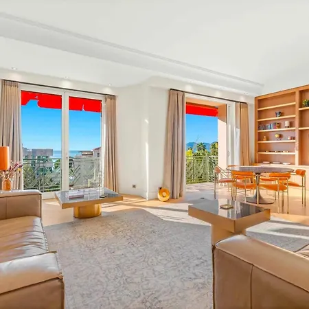 Apartment Ref 1553 - Center - Sea View For Rent *