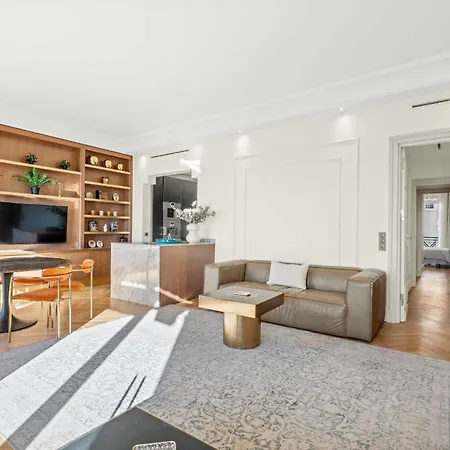 Apartment Ref 1553 - Center - Sea View For Rent Cannes