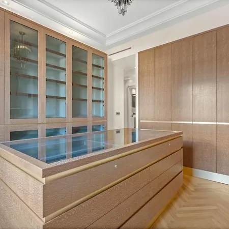 Ref 1553 - Center - Sea View For Rent Apartment