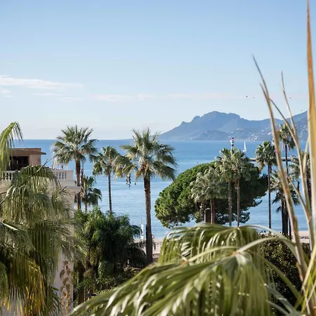 Ref 1553 - Center - Sea View For Rent *
